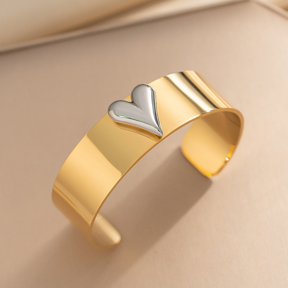 Minimalist Heart-Shaped Polished Titanium Steel Bracelet for Women with 18K Gold Plating