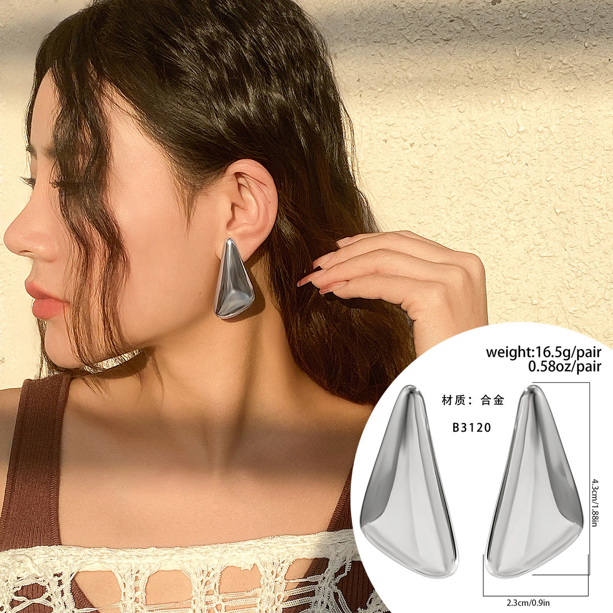 Collana girocollo pendente a goccia triangolare minimalista da donna con catena in lega galvanizzata e design geometrico