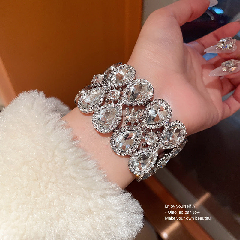 Elegant Teardrop Rhinestone Inlaid Alloy Stretch Bracelet for Women
