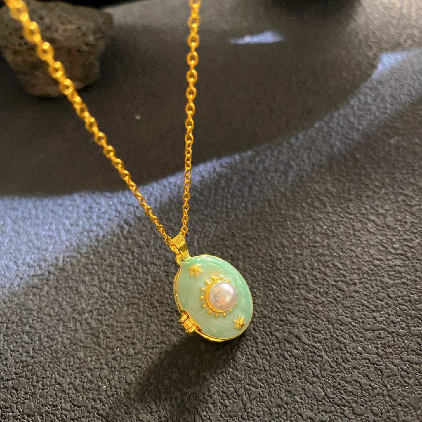Vintage Elegant Geometric Leaf Teardrop Drip Oil Cubic Zirconia Necklace with 18K Gold Plated Brass Pendant on Titanium Steel Cable Chain for Women