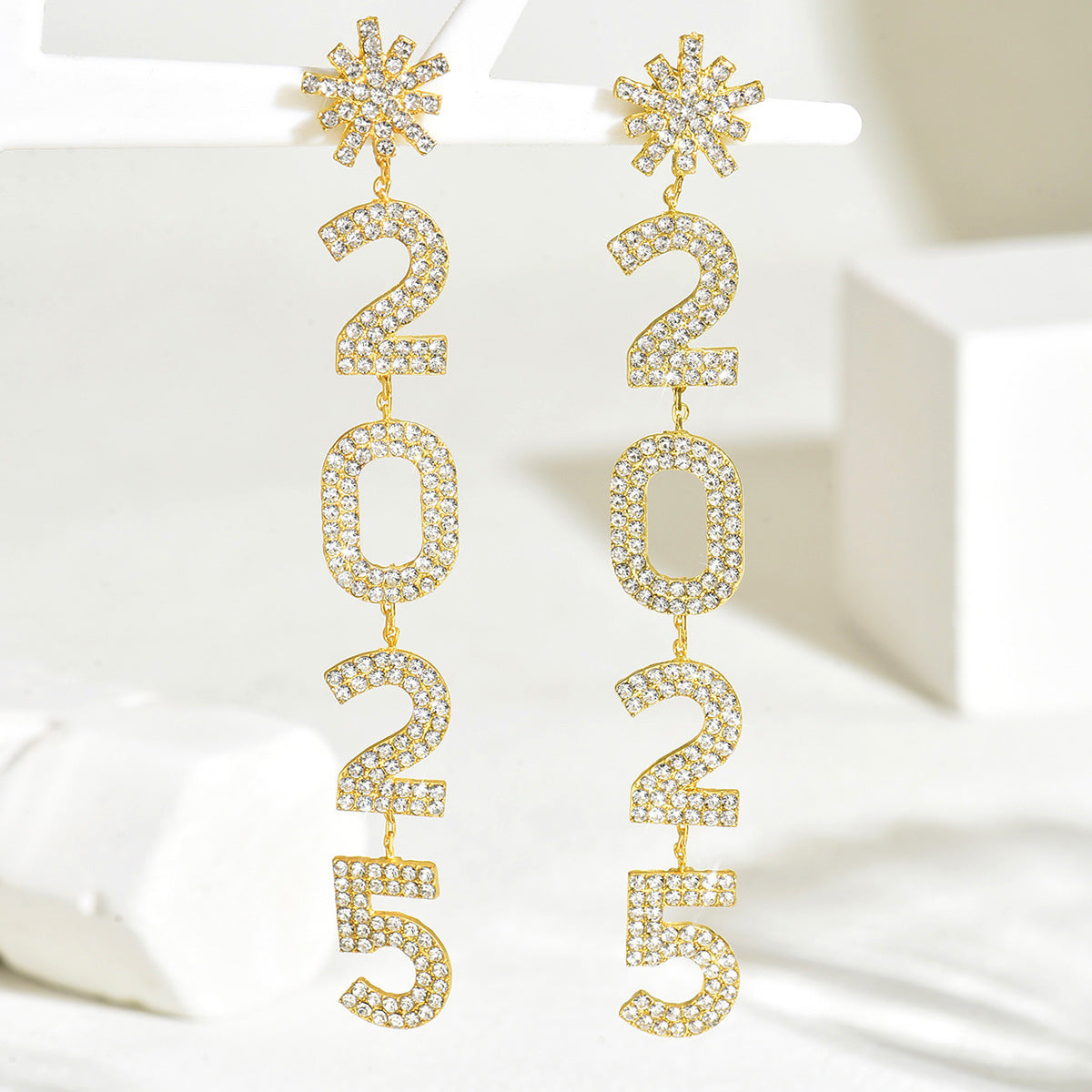 Minimalist Snowflake-Shaped Zirconia-Inlaid Alloy Stud Earrings for Women with Stainless Steel Posts