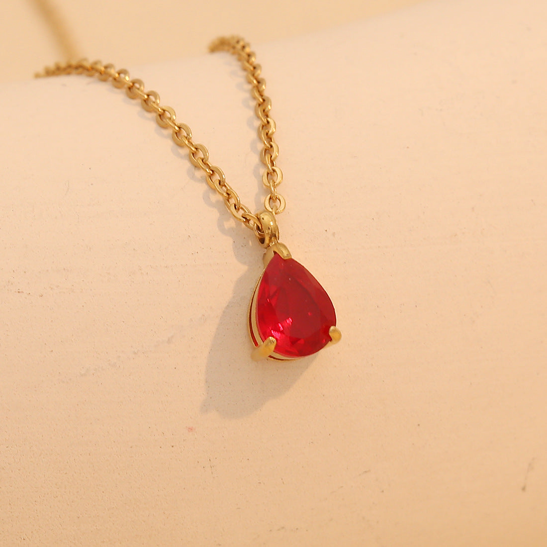 Collana con pendente da donna in acciaio inossidabile a forma di goccia d'acqua, placcata e alla moda