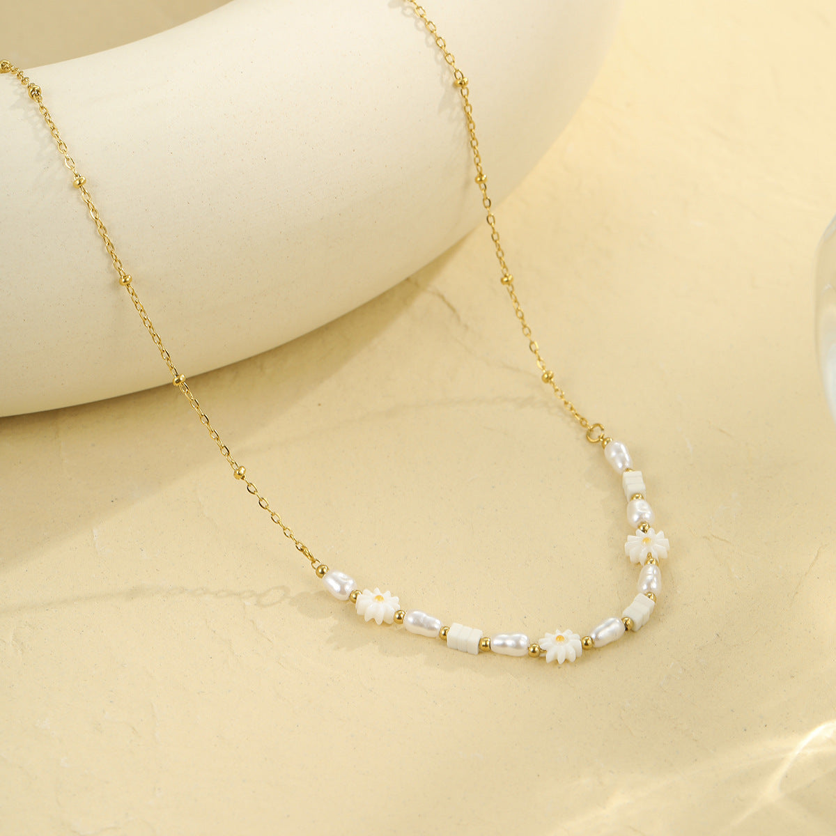 Collana Fashion con Perle Barocche a Sorriso per Donna con Catena in Acciaio Inossidabile, Design Geometrico Elettroplaccato, Gioielli Minimalisti per Clavicola