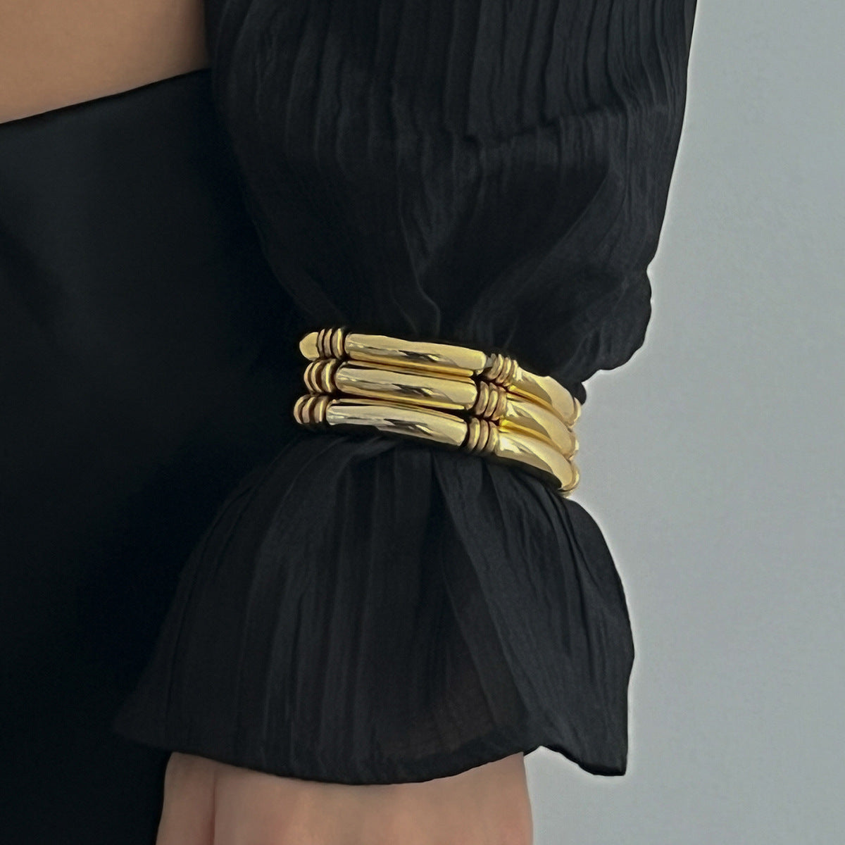 Set di braccialetti a polsino rigido da donna geometrici minimalisti con perline, in lega di zinco con finitura placcata