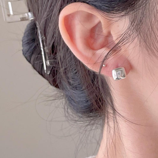 Orecchini a Perno Quadrati Minimalisti in Argento Sterling 925 con Design Geometrico dai Bordi Arrotondati