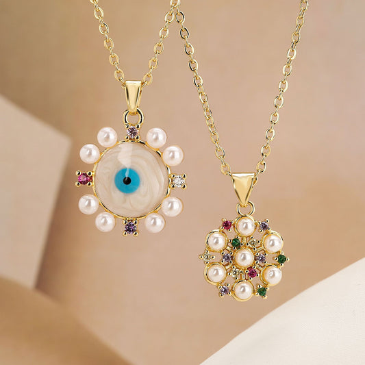 Collar colgante geométrico minimalista para mujer con detalles de circonita y perlas en cadena de cobre