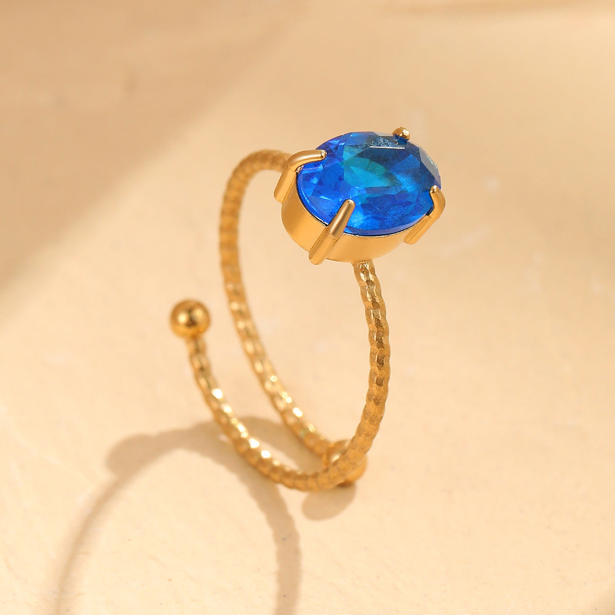 Anillo minimalista ovalado de circonita de acero inoxidable con acabado chapado para mujer, elegante para uso diario