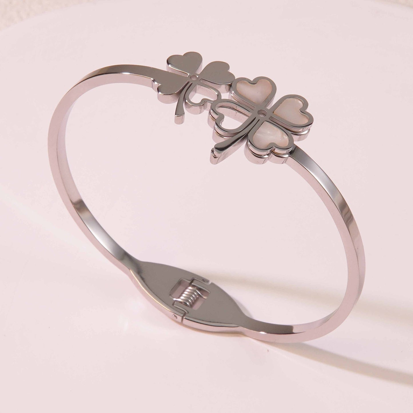 Elegant 18K Gold Plated Geometric Round Titanium Steel Bracelet