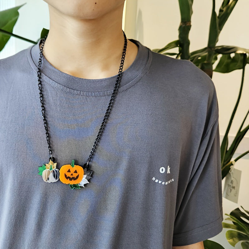 Collar con colgante gótico oscuro de calabaza y hoja de Halloween con diseño tallado en acrílico para unisex