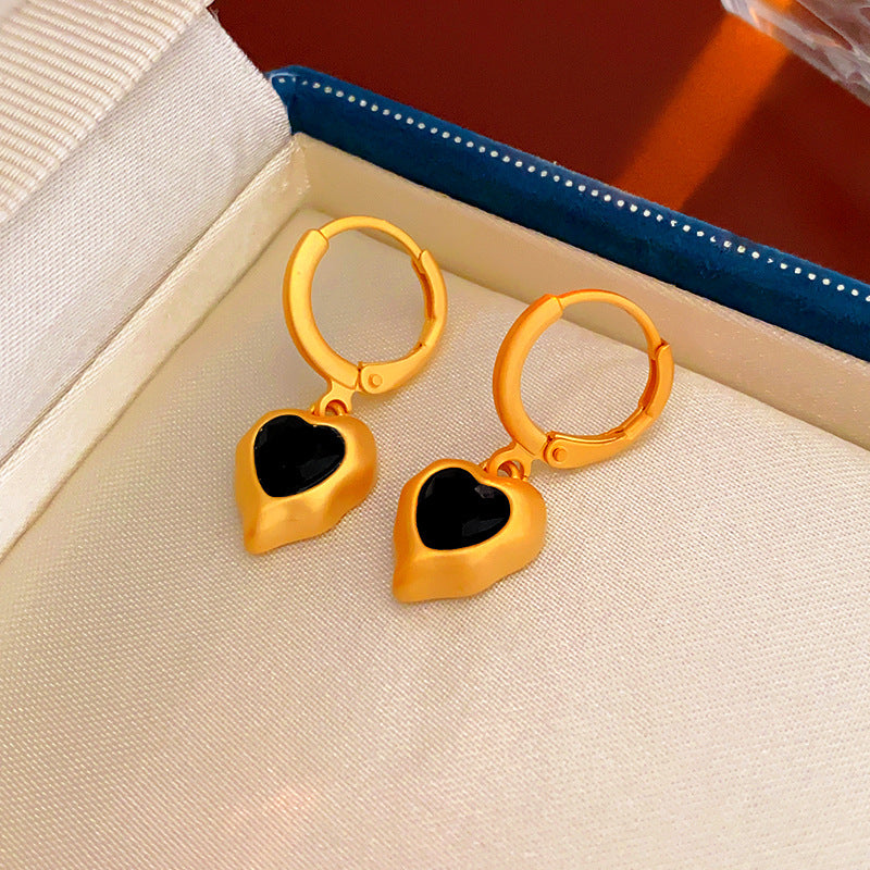 Orecchini a perno vintage a cuore nero in lega con intarsi in strass e placcatura in oro da donna