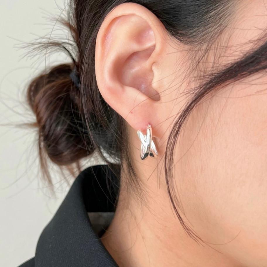 Pendientes de Aro Minimalistas de Plata de Ley S925 en Forma de Estrella con Nudo y Diseño de Doble Anillo