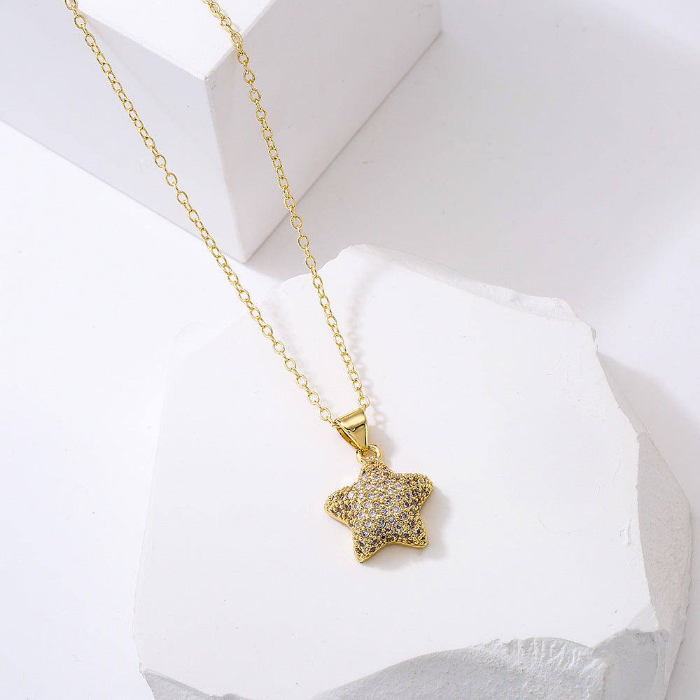 Collana con ciondolo a stella geometrica minimalista da donna con base in rame placcata in oro 18 carati e zirconi cubici micro-pavé