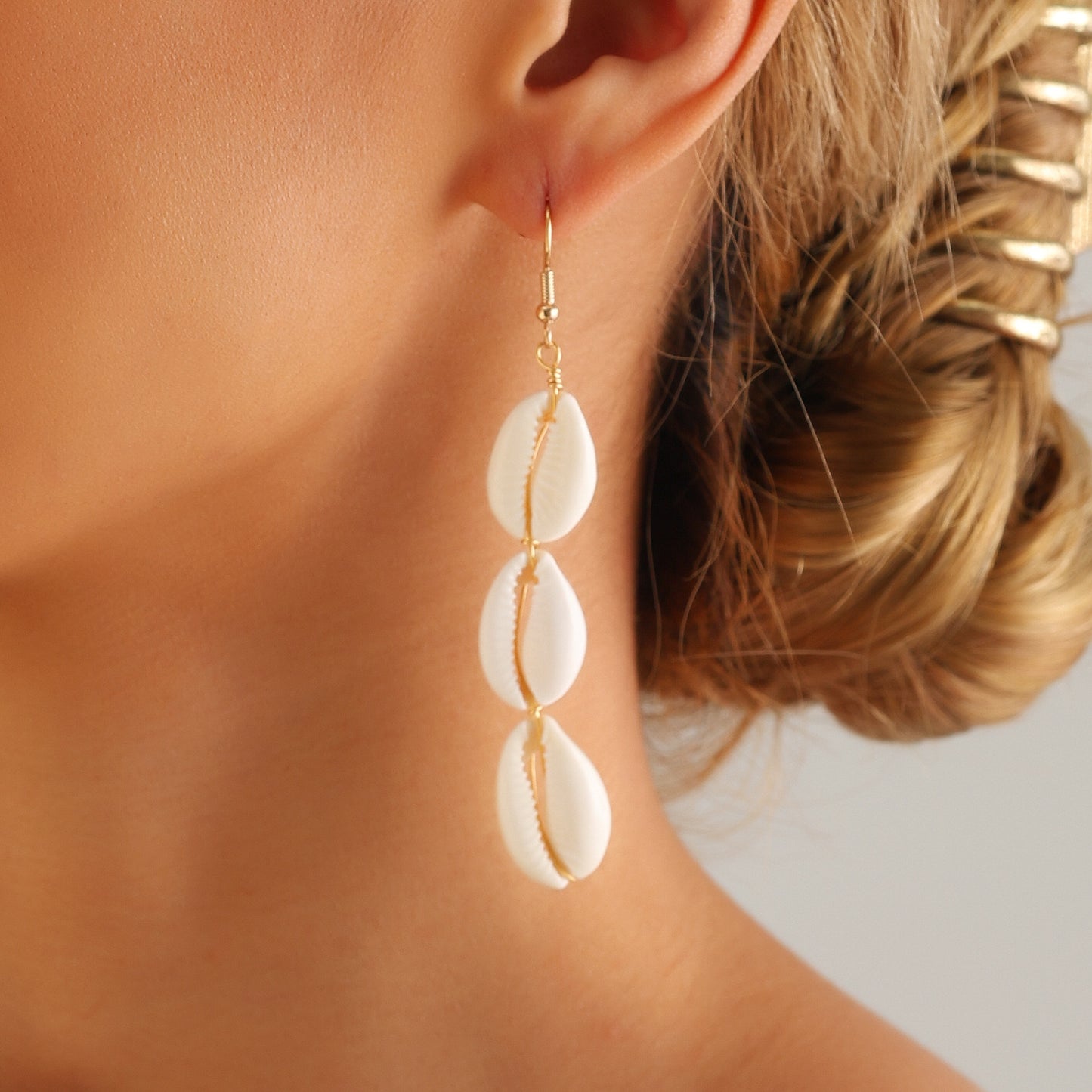 Minimalist Beach-Inspired Natural White Shell Earrings for Women with Geometric Shape and Plated Finish