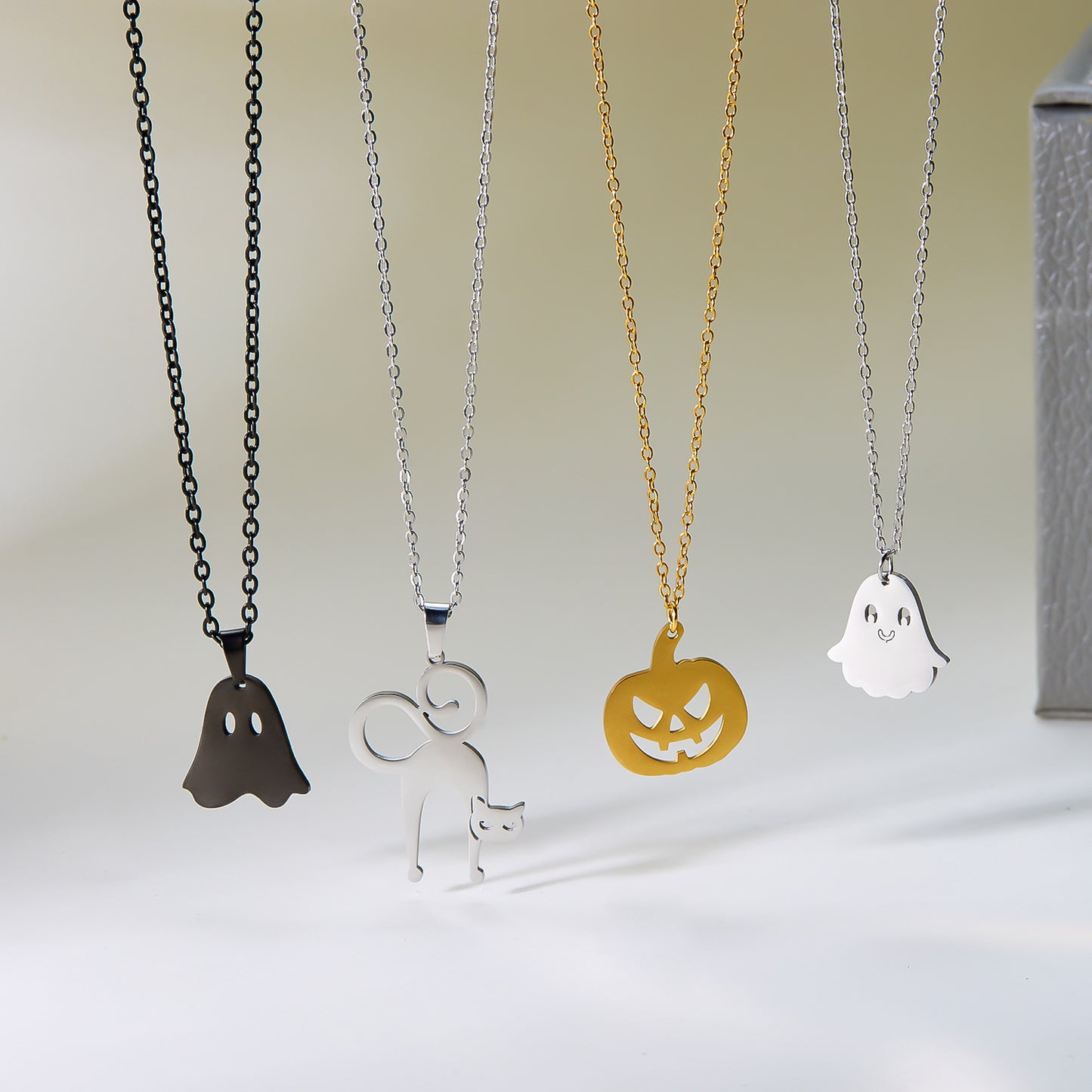 Collar con colgante de fantasma de Halloween con cadena de acero inoxidable, diseño de calabaza y calavera galvanizado, accesorio de moda unisex