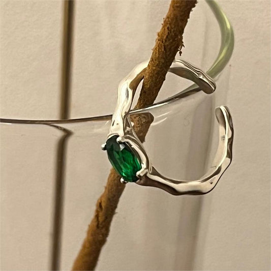 Anello Minimalista a Cuore in Argento Sterling 925 con Accento Geometrico Sfumato per Donna