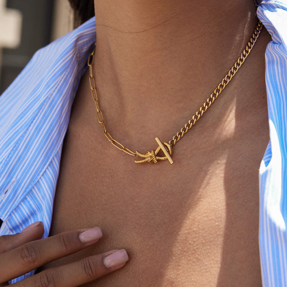 Collar Minimalista de Acero Inoxidable con Nudo Geométrico de Titanio para Mujer, con Cadena de Clavícula de Acero Inoxidable con Acabado Chapado