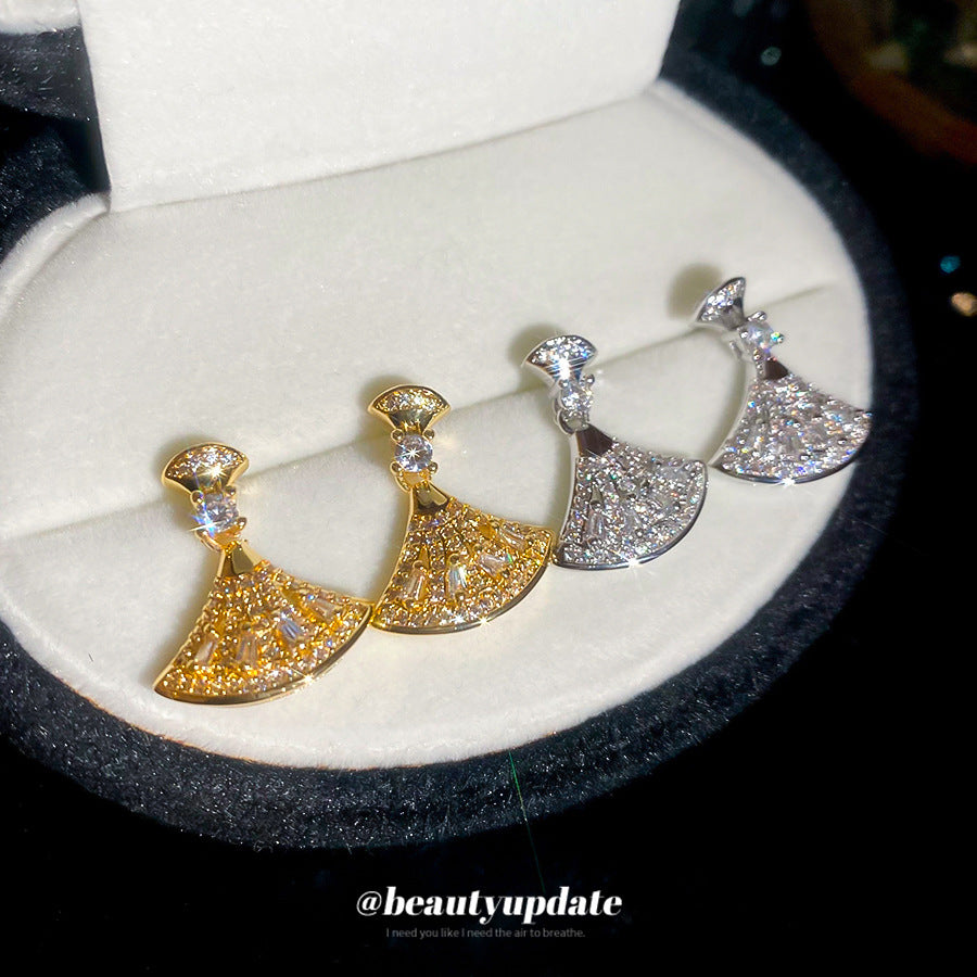 Orecchini Minimalisti da Donna a Ventaglio in Zirconia su Rame con Perni in Acciaio