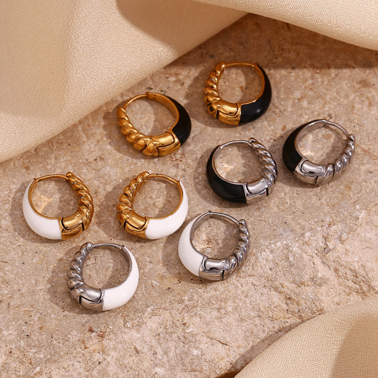 Orecchini a perno minimalistici in acciaio al titanio con placcatura in oro 18 carati, a forma di pera smaltati per donne