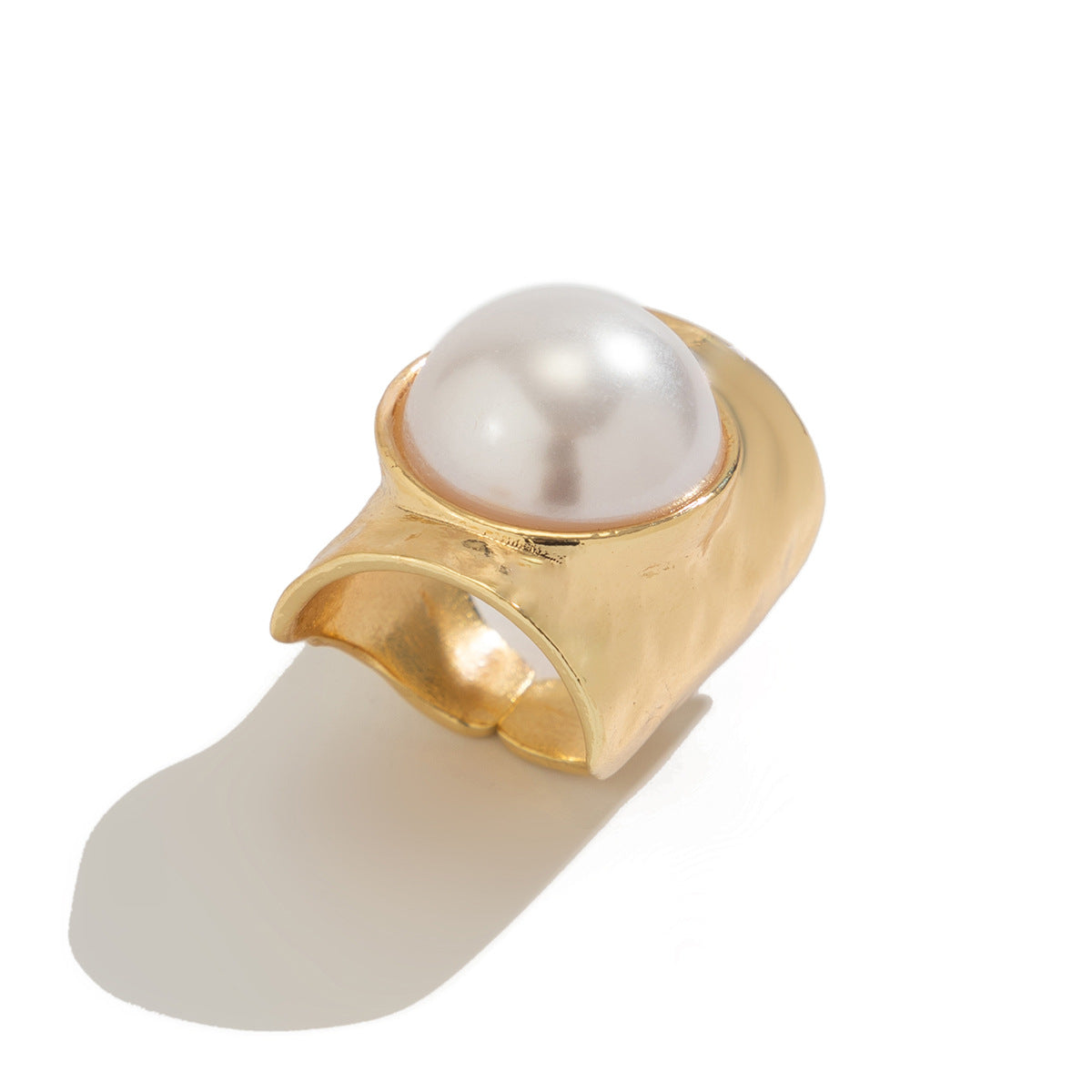 Exaggerated Geometric Alloy Plated Ring with Large Pearl Inlay for Women