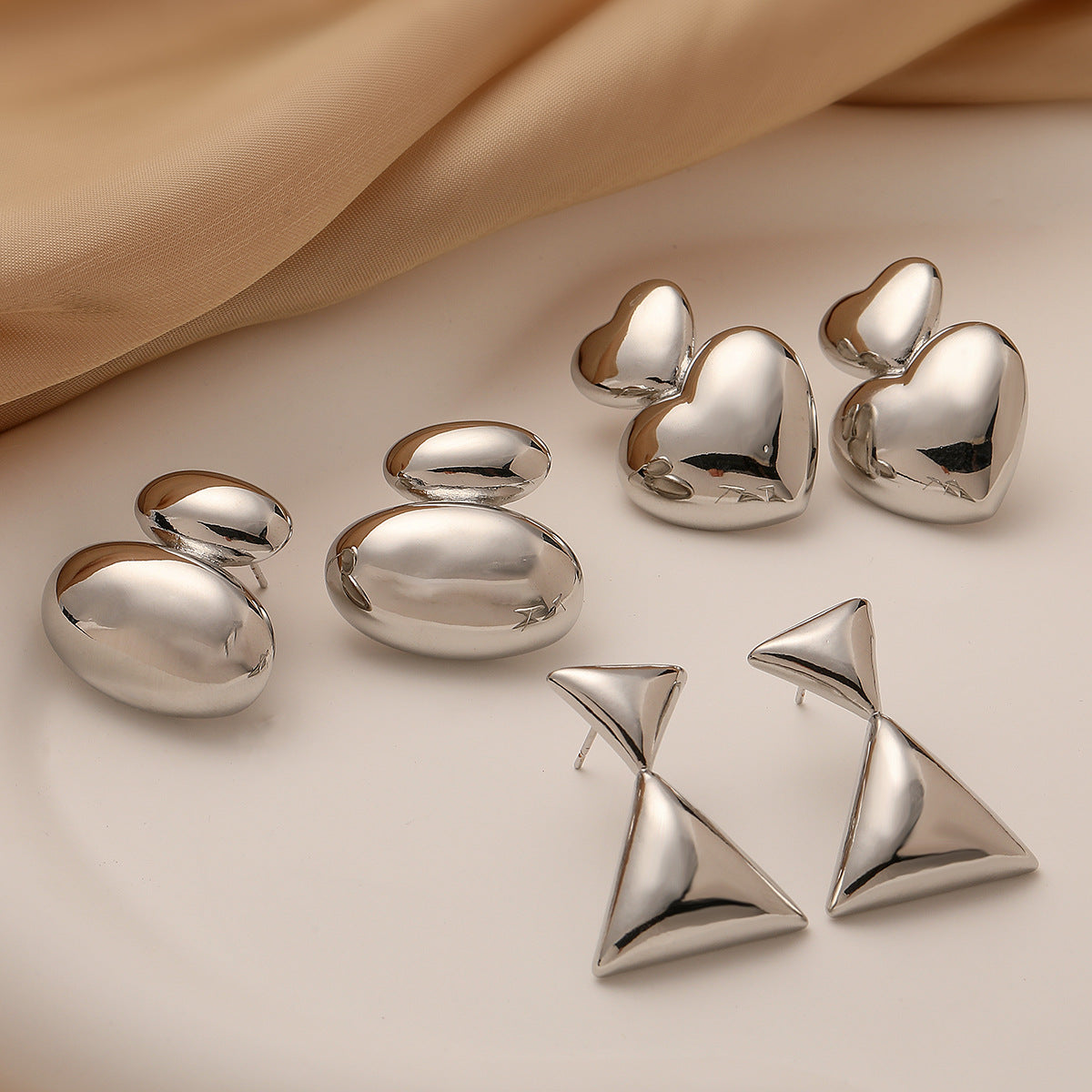 Minimalist Geometric Heart-Shaped Copper Earrings with Gold Plating for Women