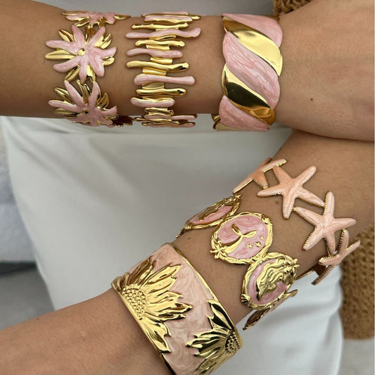 Pulsera de Acero Inoxidable Dorado con Forma de C, Estrella de Mar y Caracola Esmaltada Vintage