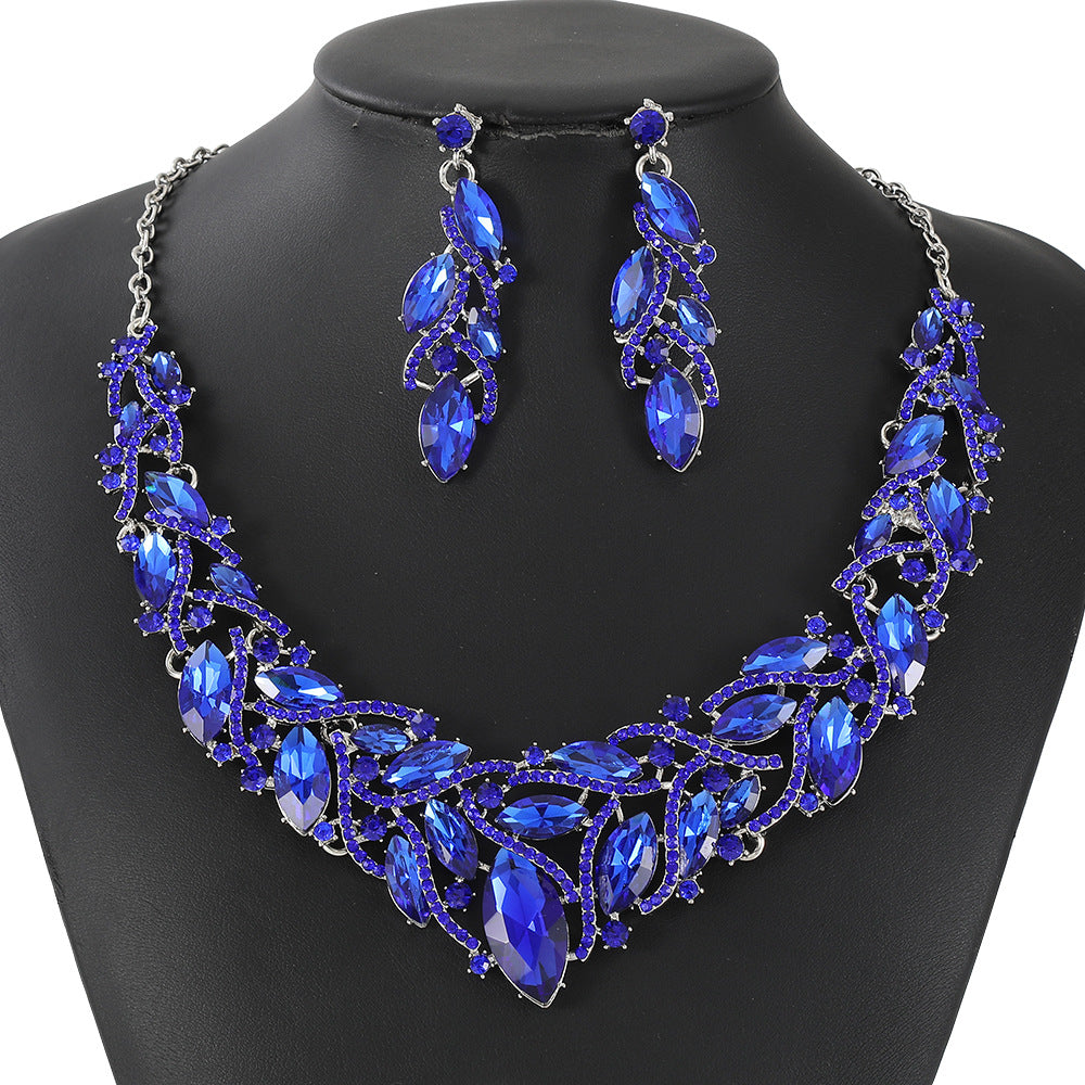 Fashion OL Floral and Teardrop-Shaped Zinc Alloy Plated Necklace Set with Rhinestone Pendant for Women