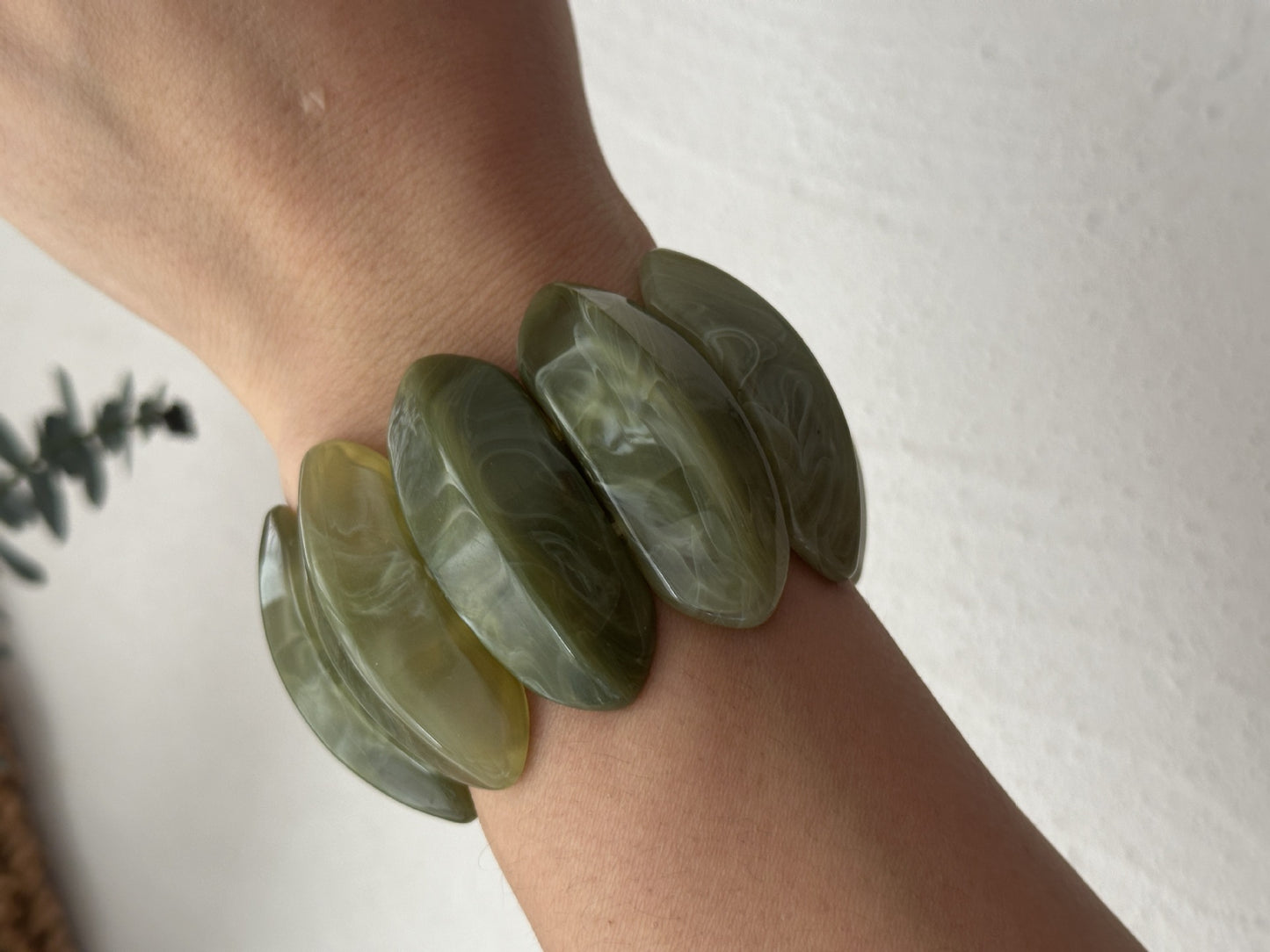 Casual Luxury Geometric Gradient Drip Oil Resin Bracelet