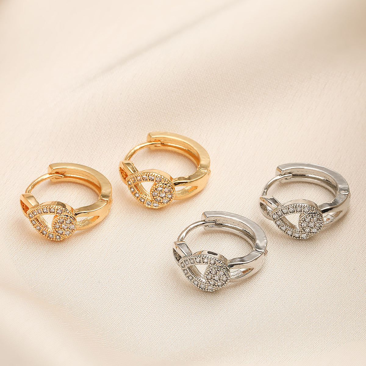 Pendientes Geométricos Minimalistas de Cobre con Baño de Oro de 18K y Circonitas Micro-Pavé para Mujer