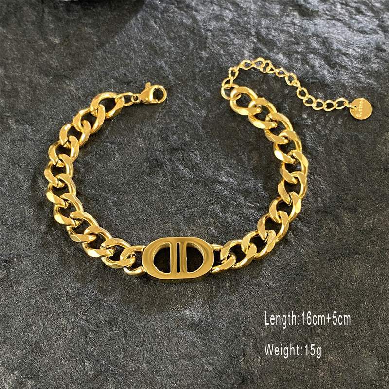Original Design Heart and Butterfly Shaped Titanium Steel Bracelet with Gold Plating Cuban Chain for Women