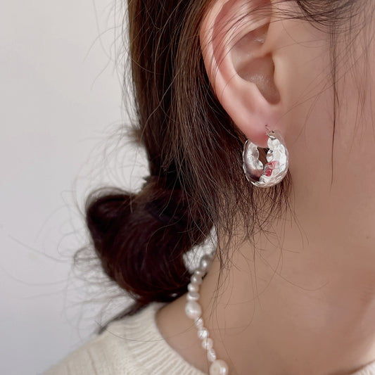 Orecchini a perno asimmetrici minimalisti in argento sterling 925 con dettaglio micro-pavé