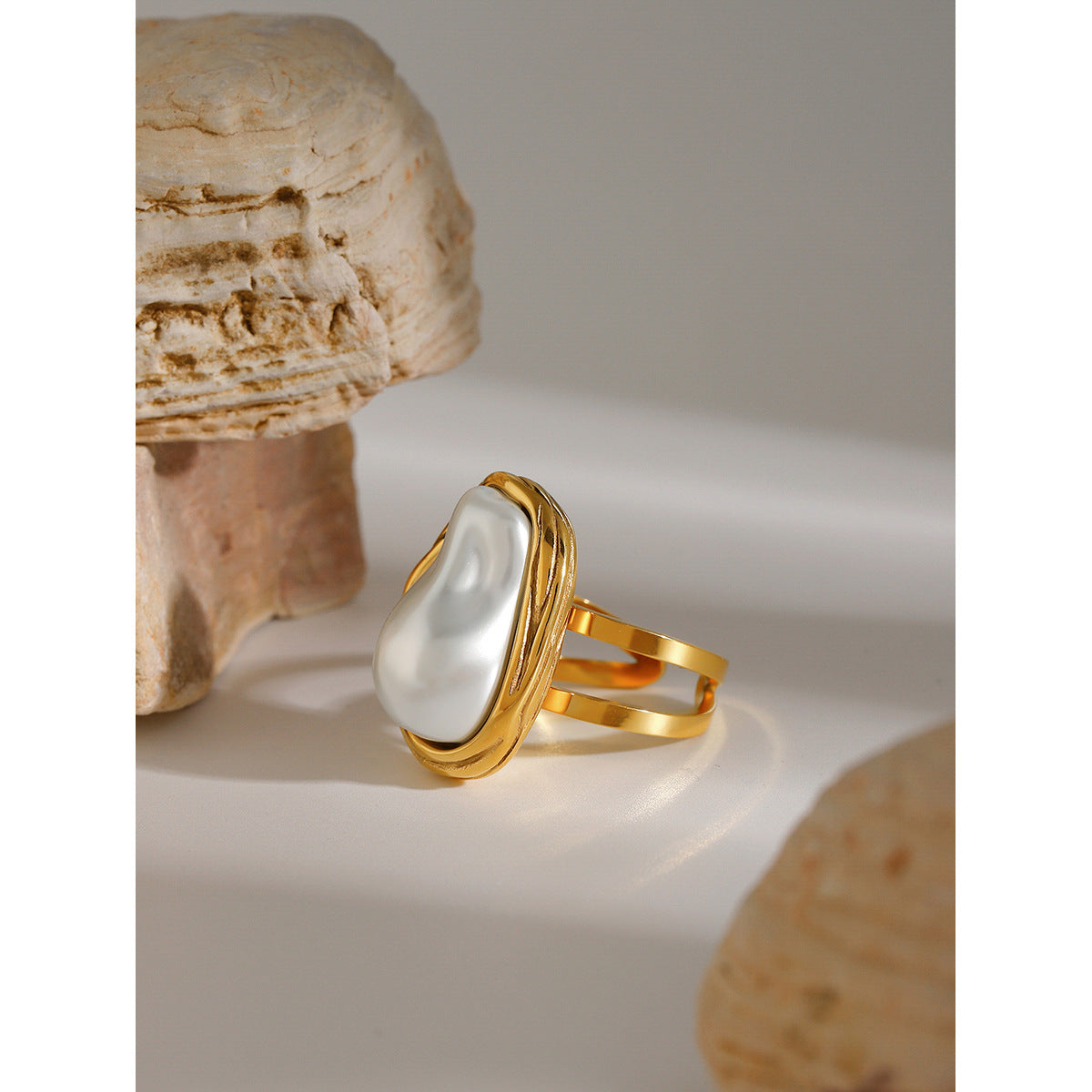 Vintage Elegant 18K Gold Plated Irregular Baroque Pearl Open Ring Stainless Steel