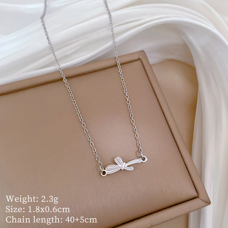 Minimalist Titanium Steel Butterfly Pendant Necklace for Women and Men, Gold-Plated Clavicle Chain with Geometric Design