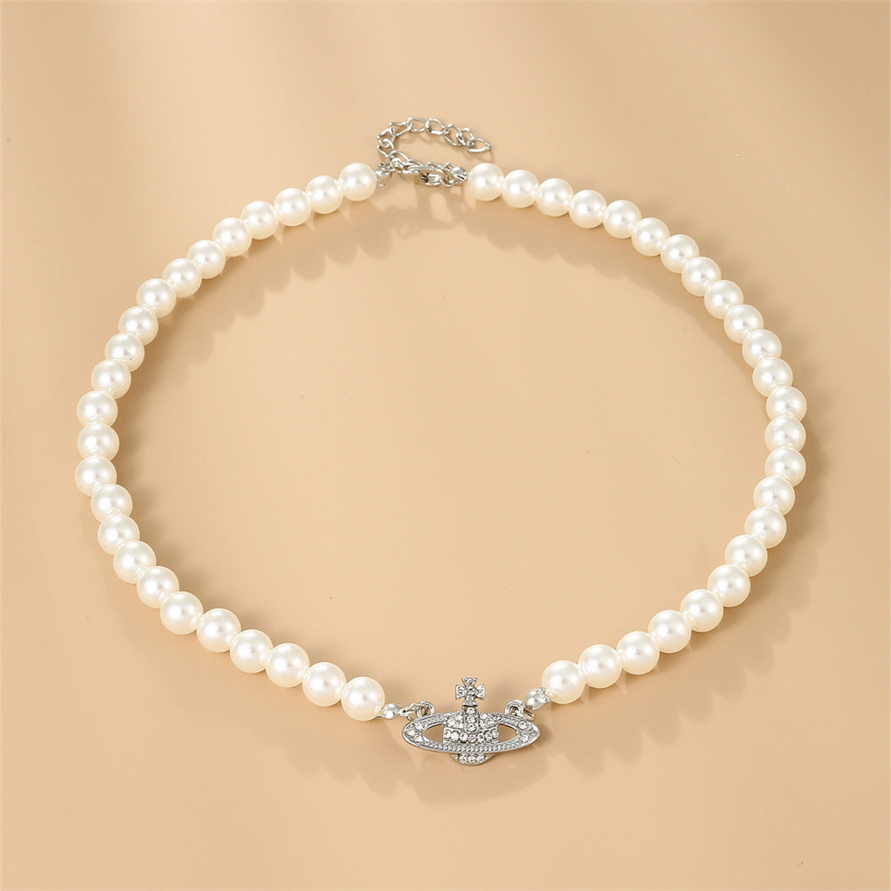 Collar minimalista de resina estilo perla para niñas con cadena de cuentas redondas y dije de aleación tono dorado