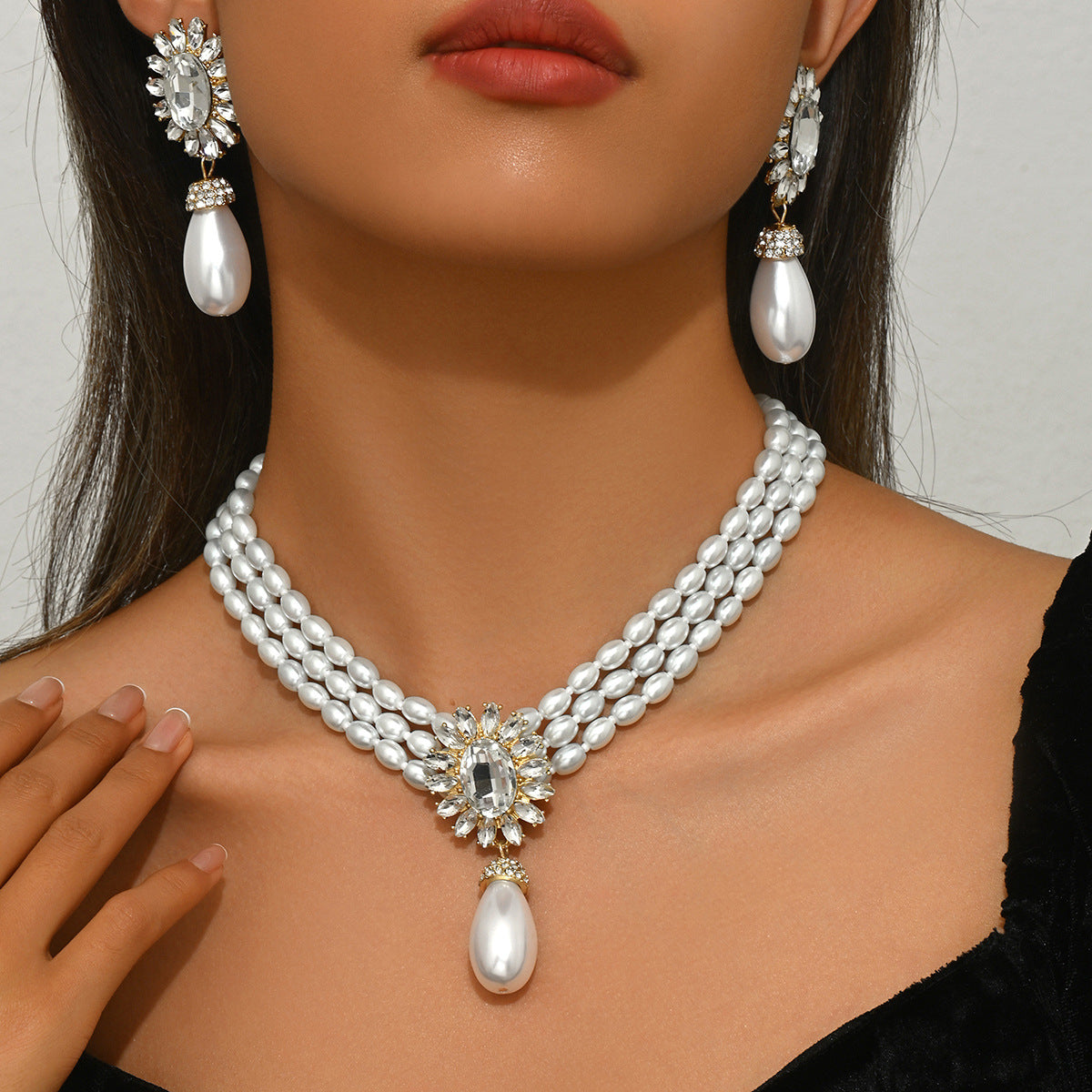 Juego de collar y pendientes de perlas de lujo geométricos para mujer con incrustaciones de cristal, cadena de clavícula de varias capas