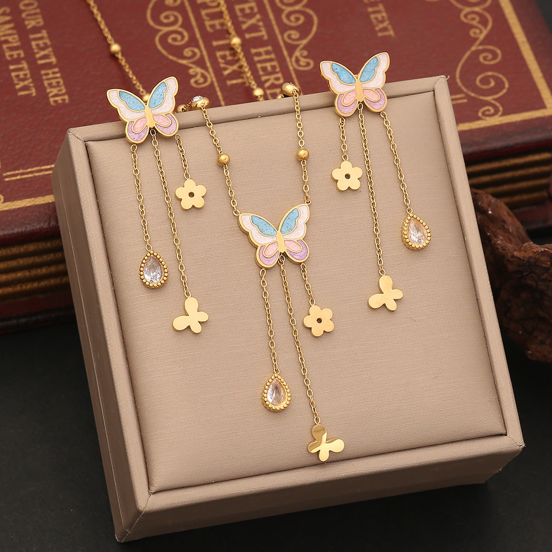 Collana Pendente Farfalla Stile Ins in Acciaio Inossidabile con Finitura Placcata, Collana con Ciondolo a Catena ad O da Donna