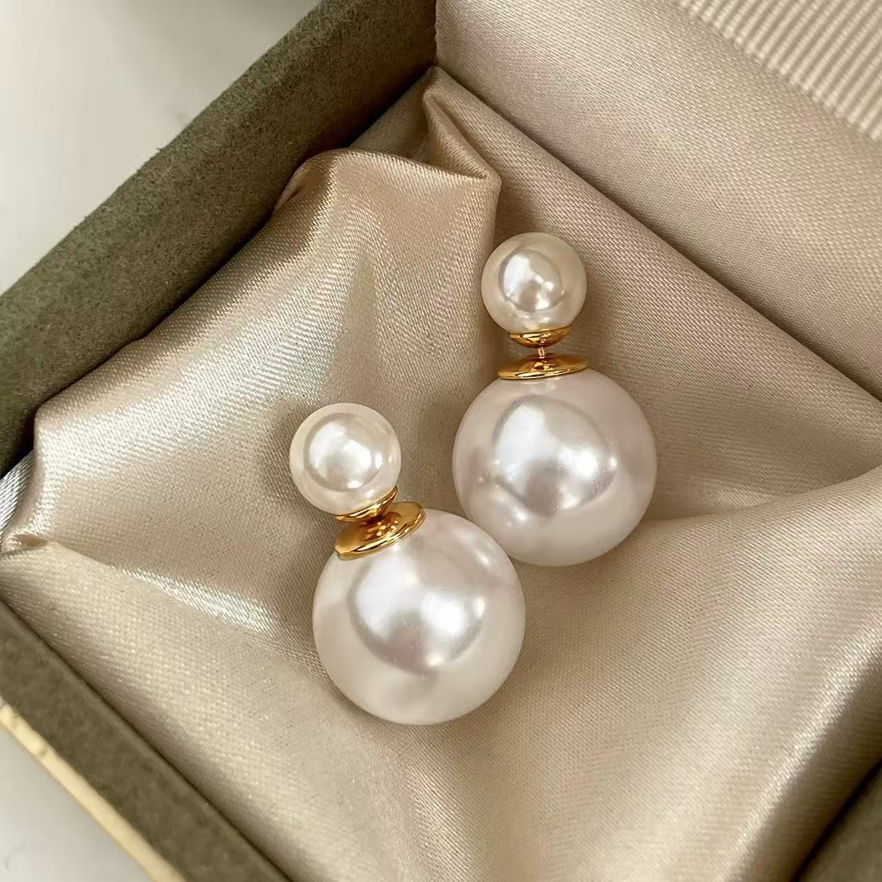 Orecchini a perno con perle stile vintage francese elegante con perni in acciaio placcato per donna, uso quotidiano, design rotondo geometrico minimalista, look di lusso