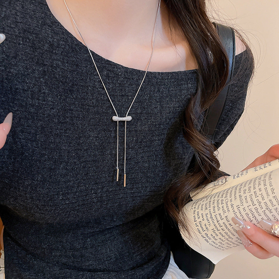 Collana con ciondolo geometrico minimalista in rame placcato da donna, catena maglione di lusso leggera