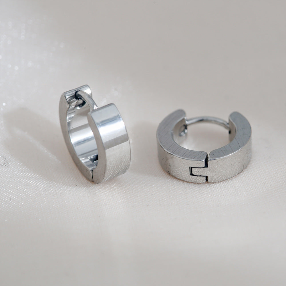 Pendientes minimalistas de acero inoxidable en forma de U con acabado chapado para hombres y mujeres