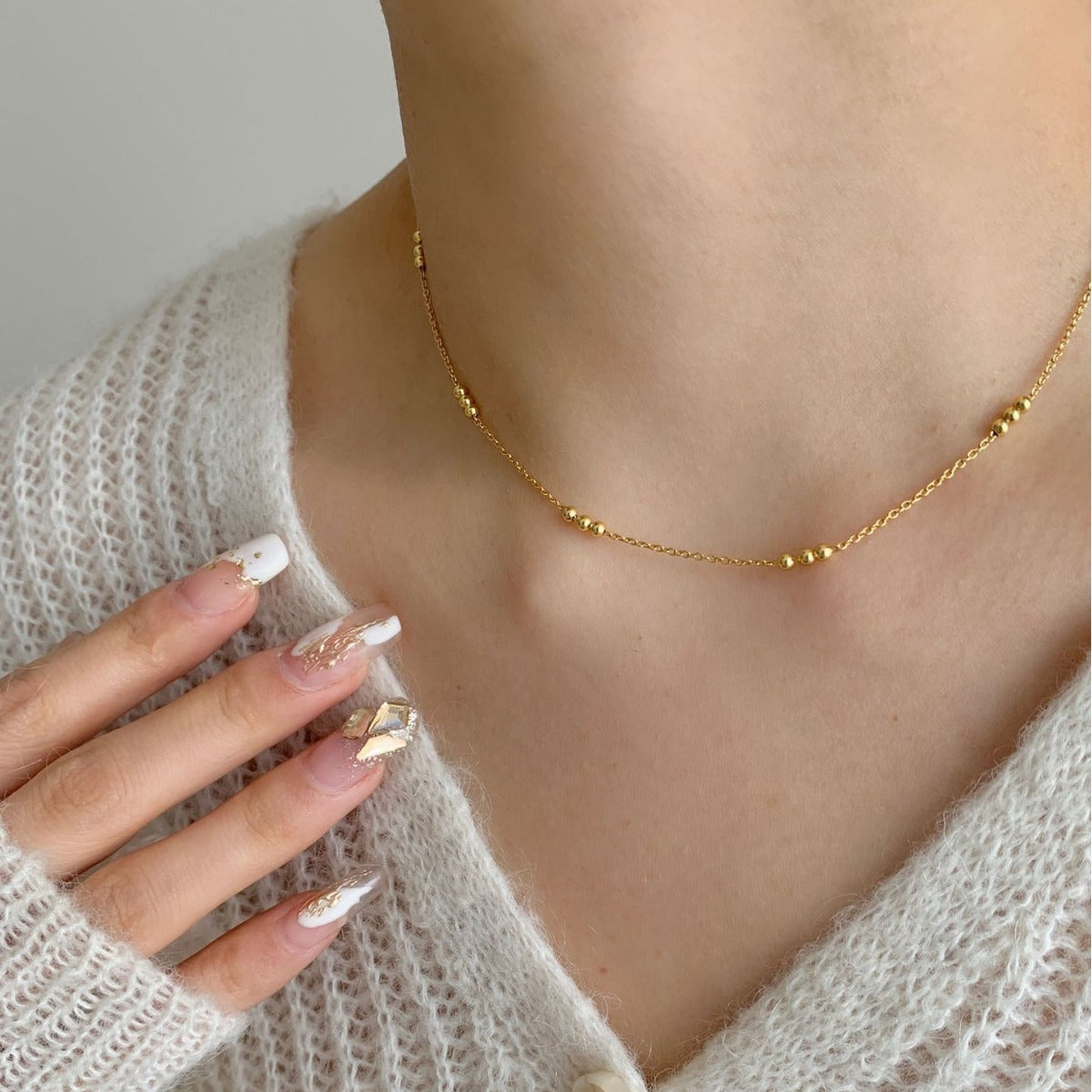 Minimalist Round Bead Necklace in 925 Sterling Silver with Geometric Accent