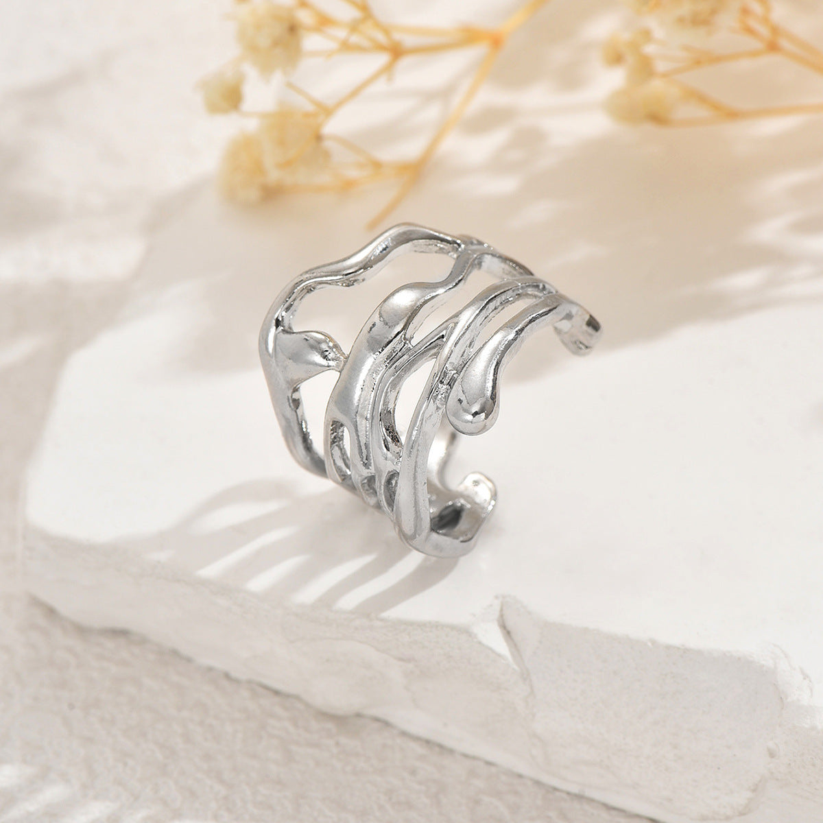 Anillo Retorcido Geométrico Minimalista de Aleación de Zinc con Acabado Chapado para Mujer Anillo Ajustable para Dedo Índice