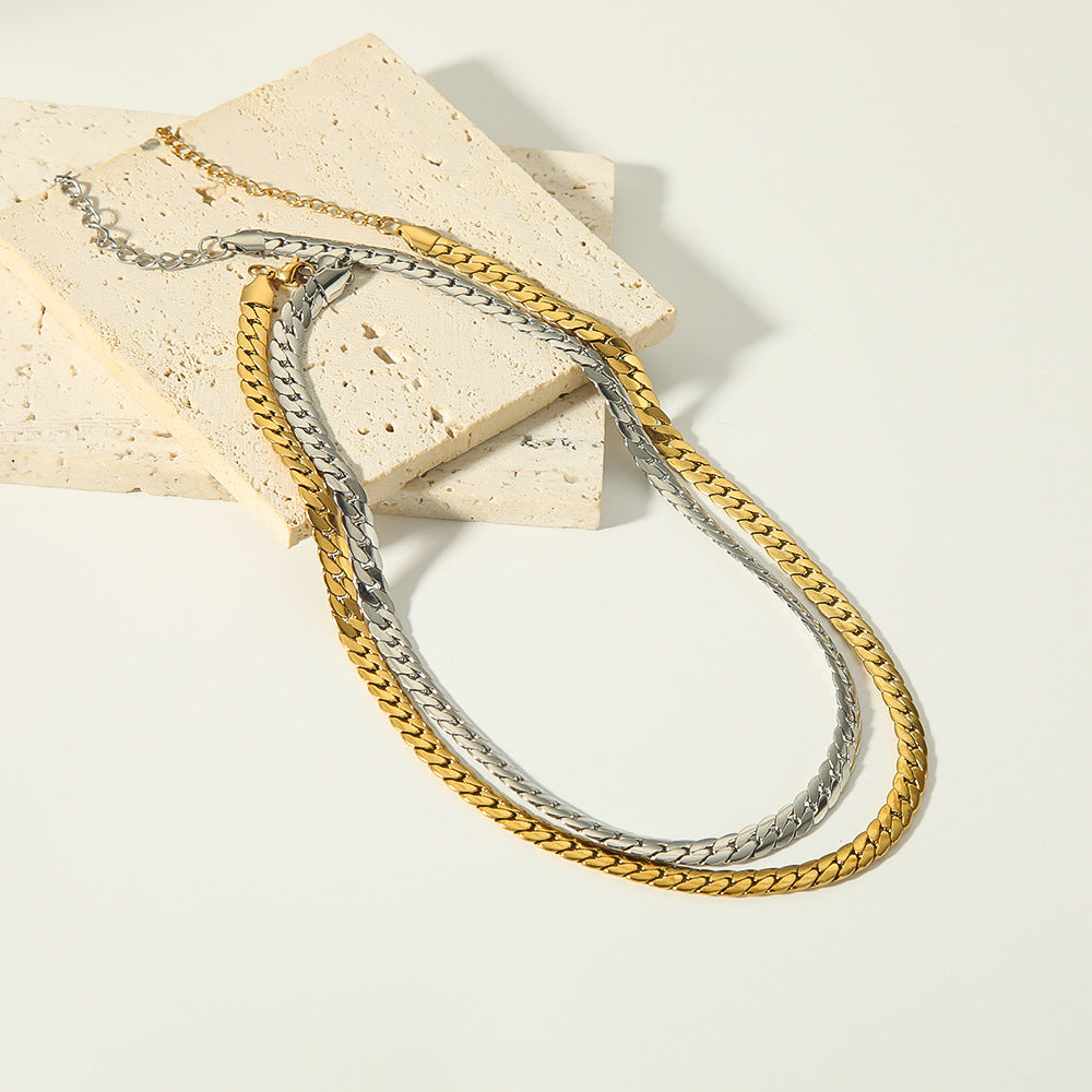 Collana con Pendente Geometrico Minimalista Retrò in Acciaio al Titanio Placcato Oro 18K su Catena Snake per Donna e Uomo