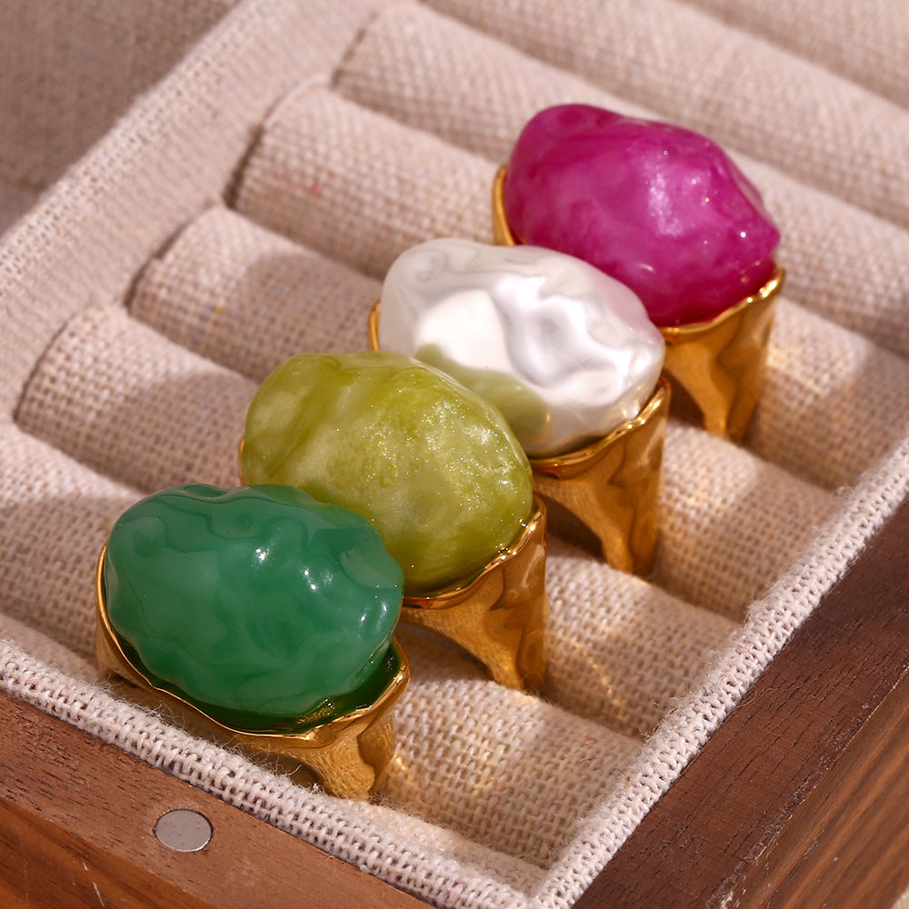 Vintage Geometric Stainless Steel Ring with 18K Gold Plating and Acrylic Accent for Women