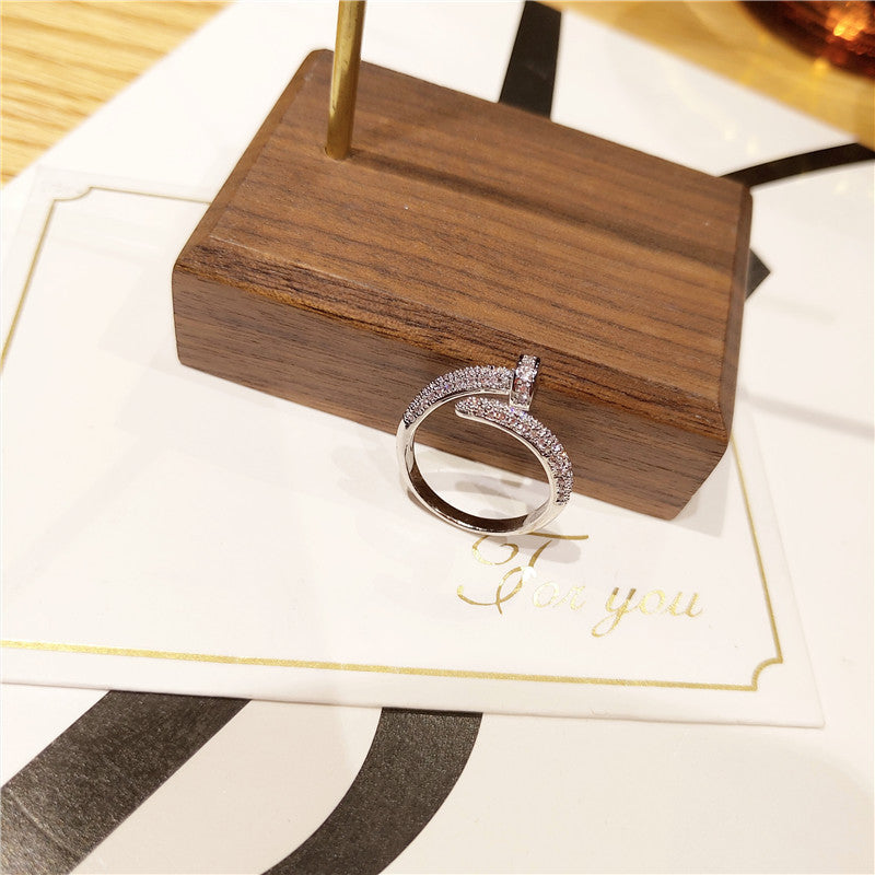Anello Minimalista a Forma di Lettera in Lega di Rame con Placcatura in Rodio per Donne e Uomini