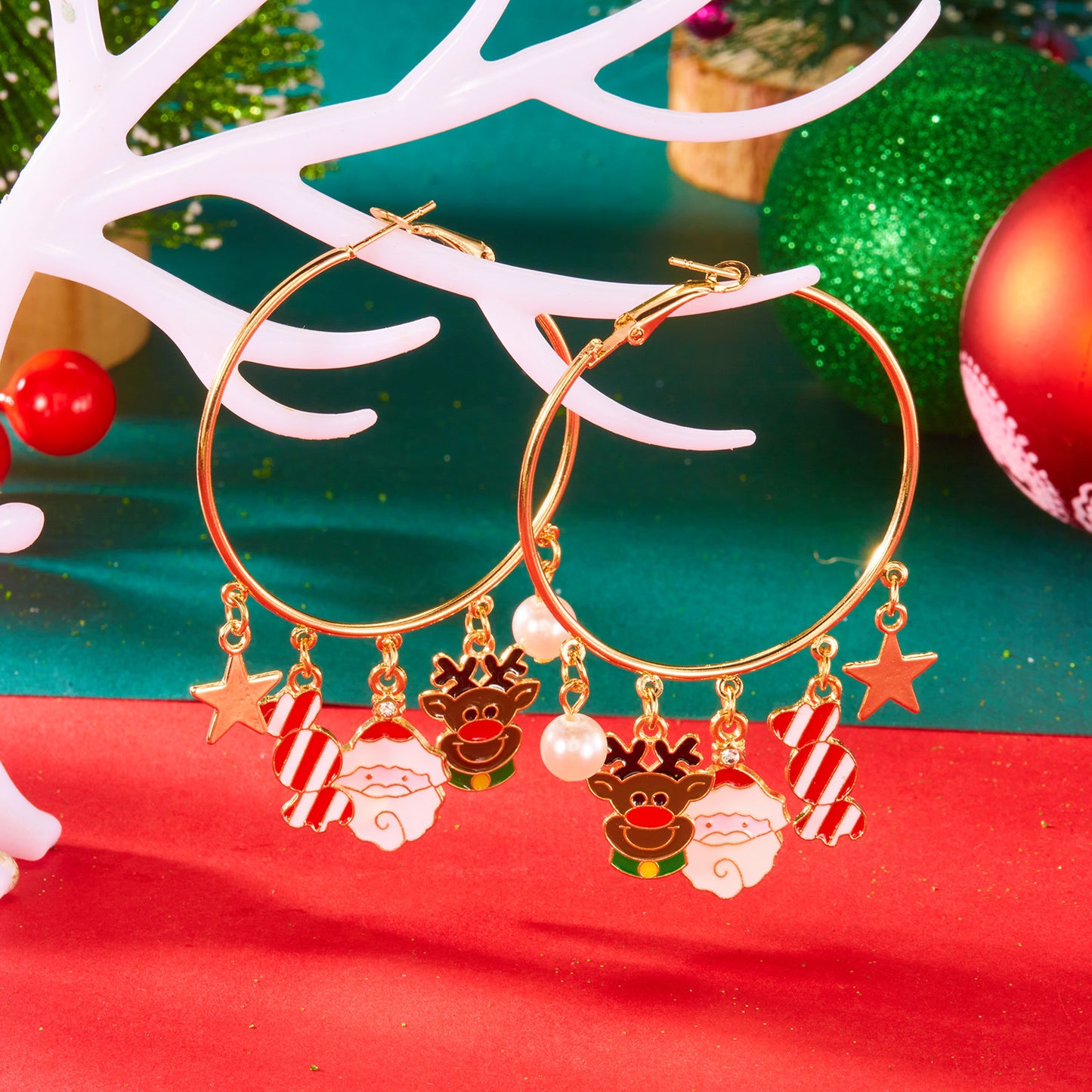 Set collana e orecchini a pendente con albero di Natale vintage a forma di fiocco di neve e Babbo Natale in lega di zinco con finitura placcata per donna