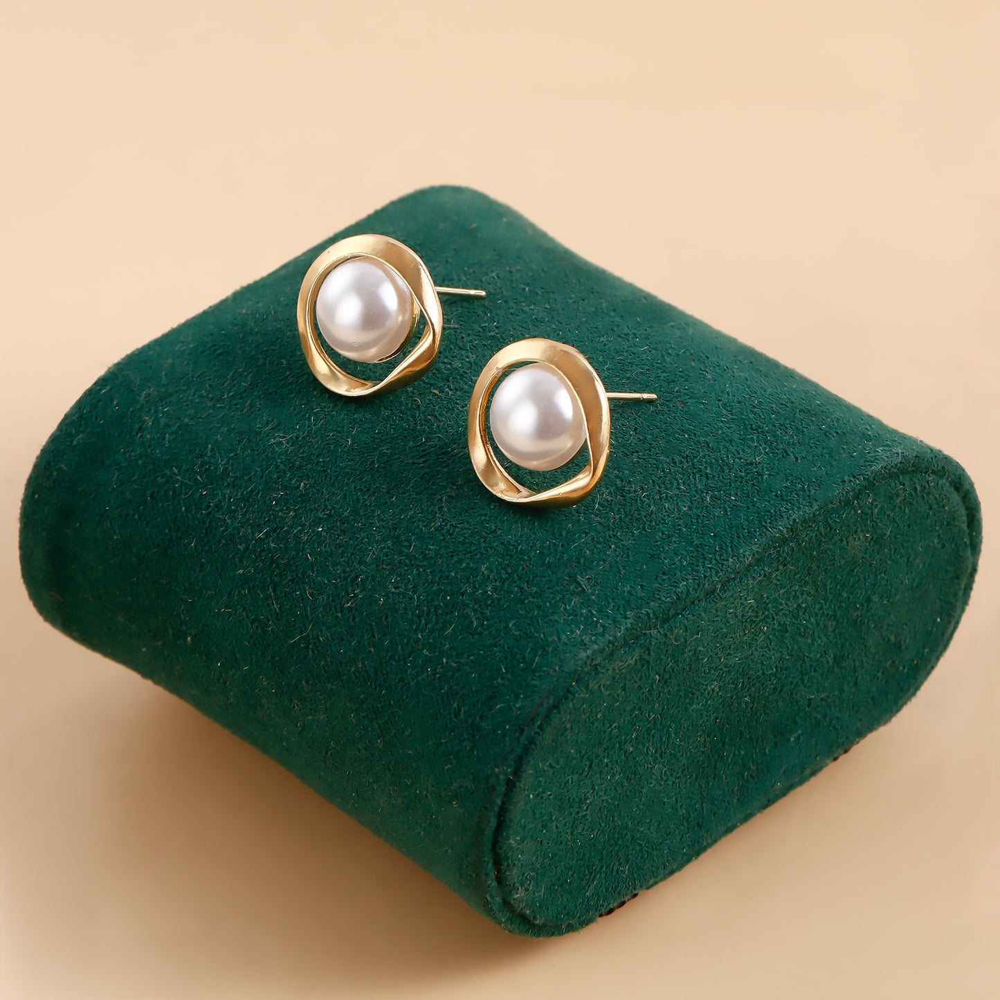 Geometric Minimalist Electroplated Metal Stud Earrings for Women with Vintage and Fashion-Forward Aesthetic