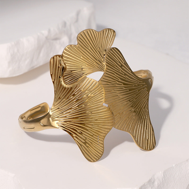Bracciale da donna minimalista a foglia di Ginkgo in acciaio inossidabile con finitura galvanica