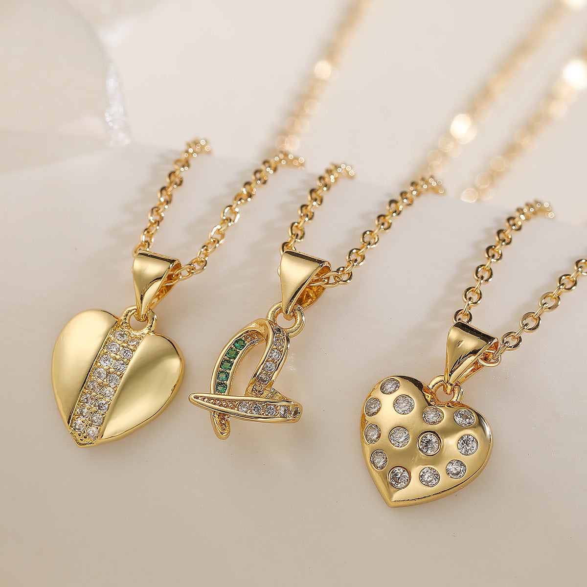 Elegant Minimalist 18K Gold Plated Brass Heart Cubic Zirconia Pendant Necklace for Women