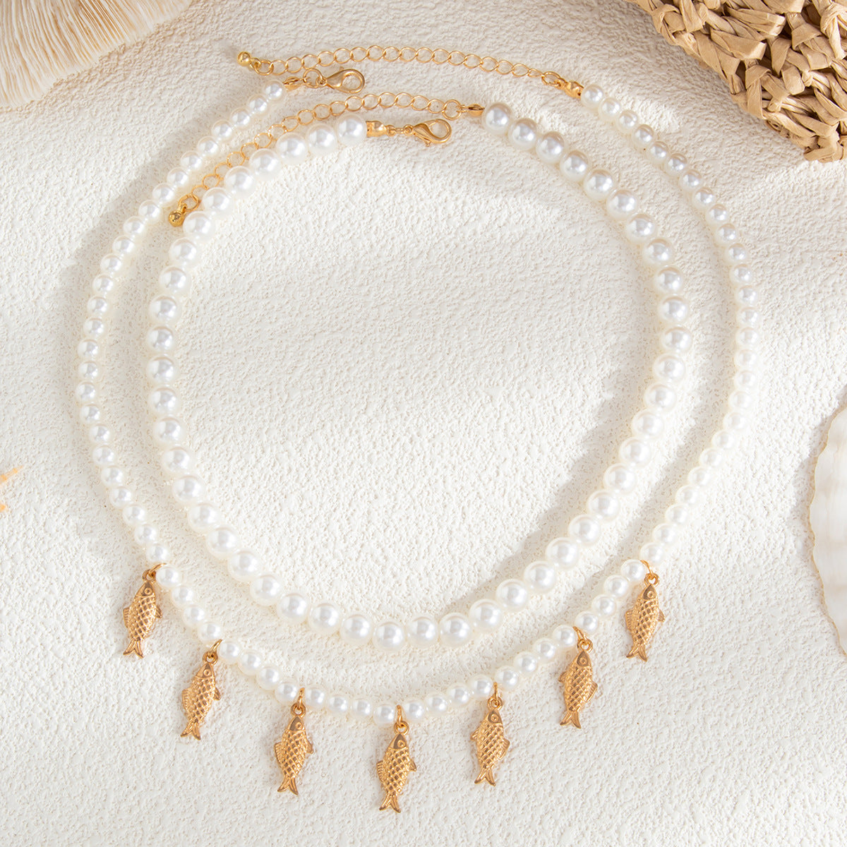 Sweet Plated Alloy Fish Pendant Necklace with Imitation Pearl Beads for Women