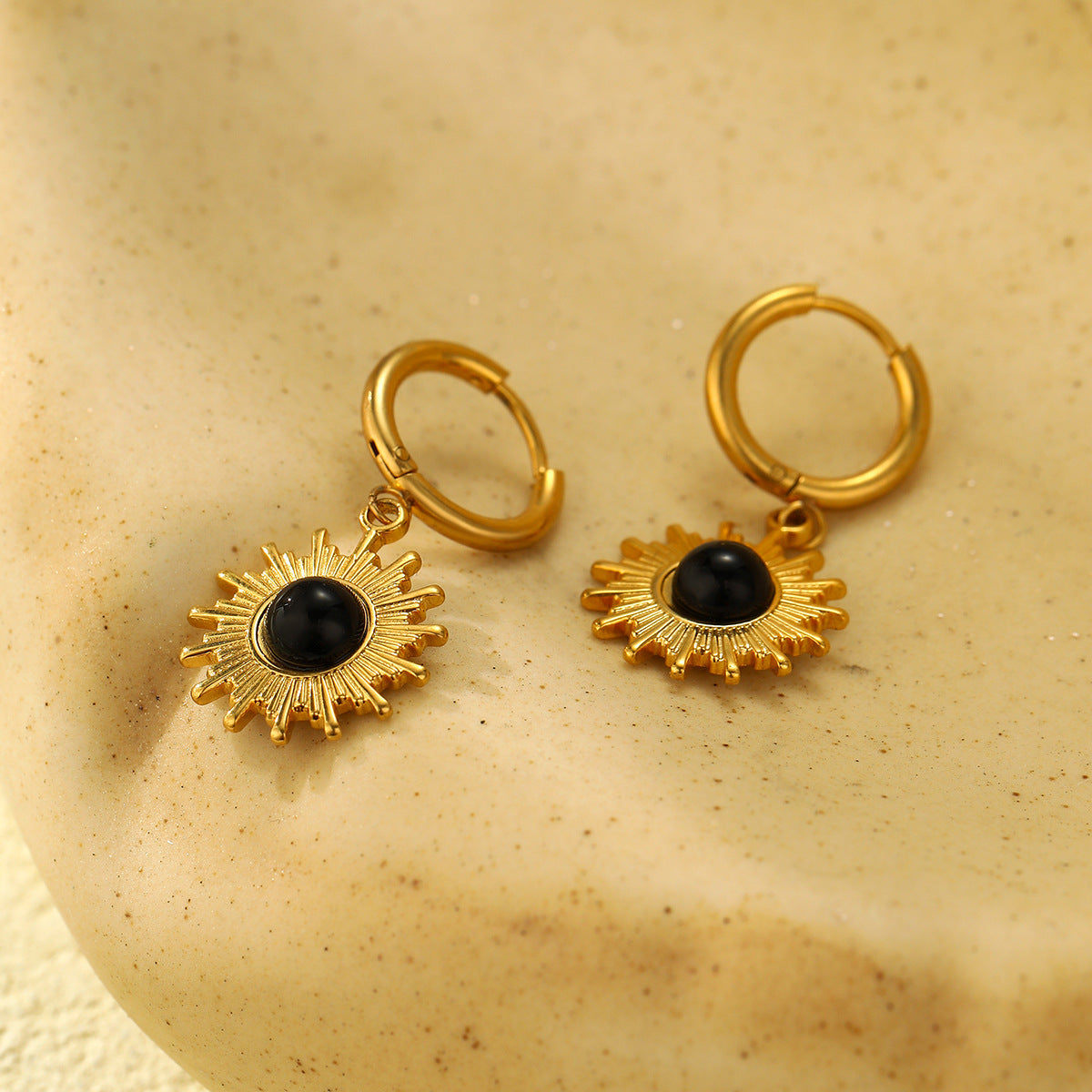 Pendientes de acero de titanio con forma de girasol vintage, incrustaciones de piedra natural y acabado chapado para mujer