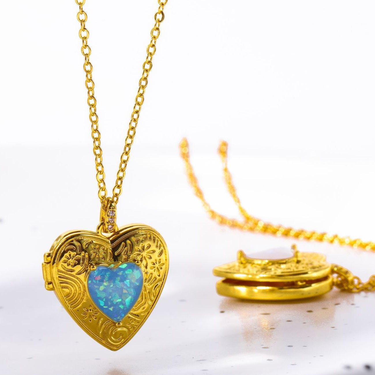 Vintage Heart-Shaped Opal Pendant Necklace in Copper with Electroplated Finish, O-Chain Locket Style Clavicle Chain